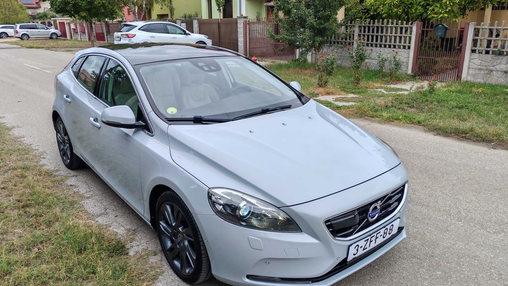 Volvo V40 Interior Piele Crem 2.0 Diesel 190 Cp Model Deosebit