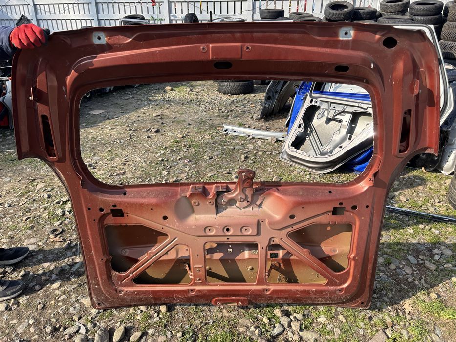 Капак Пежо Рифтер/Peugeot Rifter