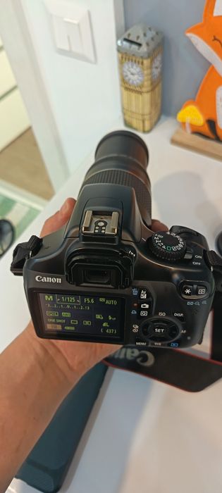 Canon Rebel T3 DSLR cu 2 obiective/ EU 1100D