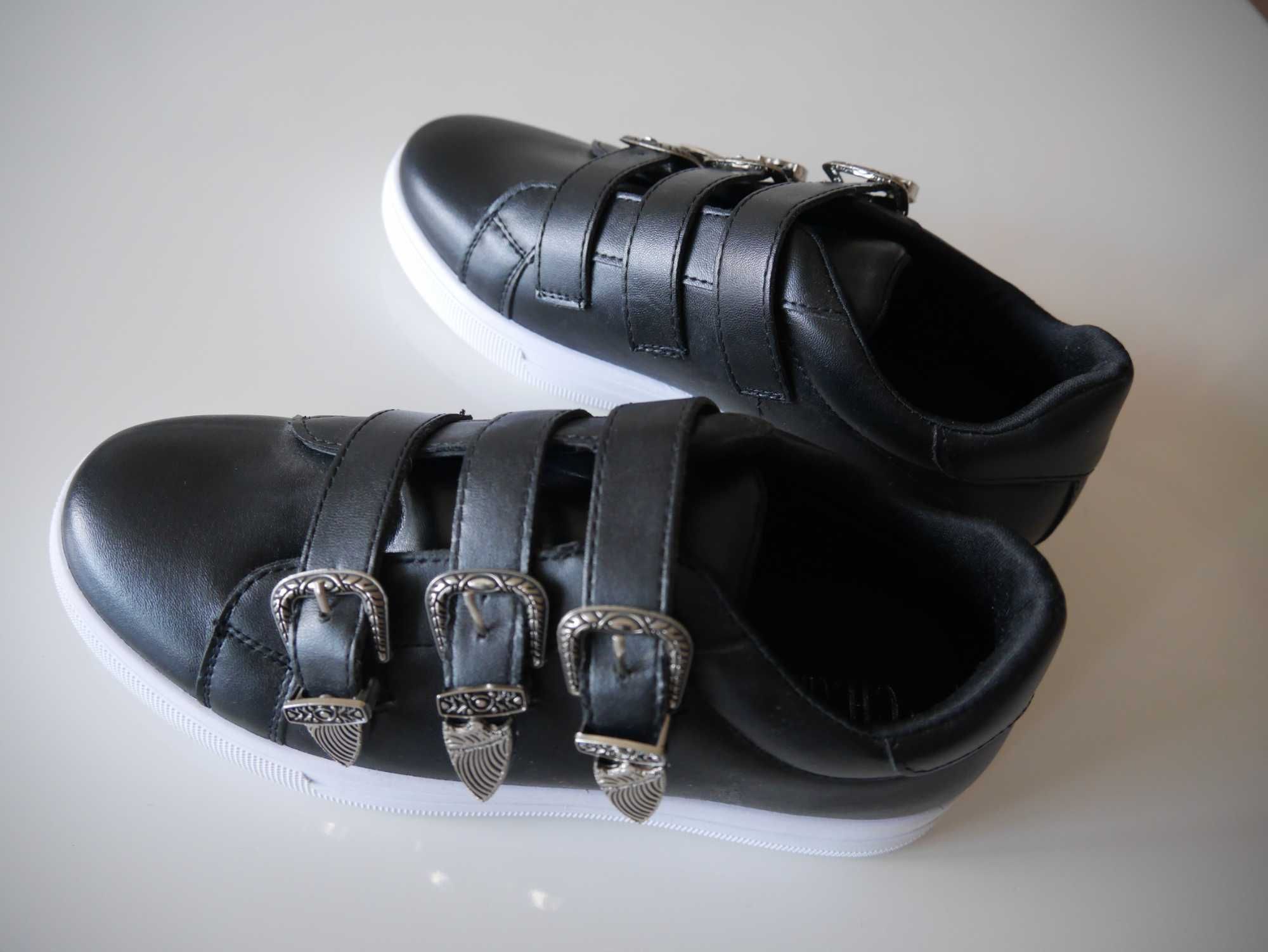 Pantofi sport, noi, negri cu catarame argintii, 37, cadou geanta sport