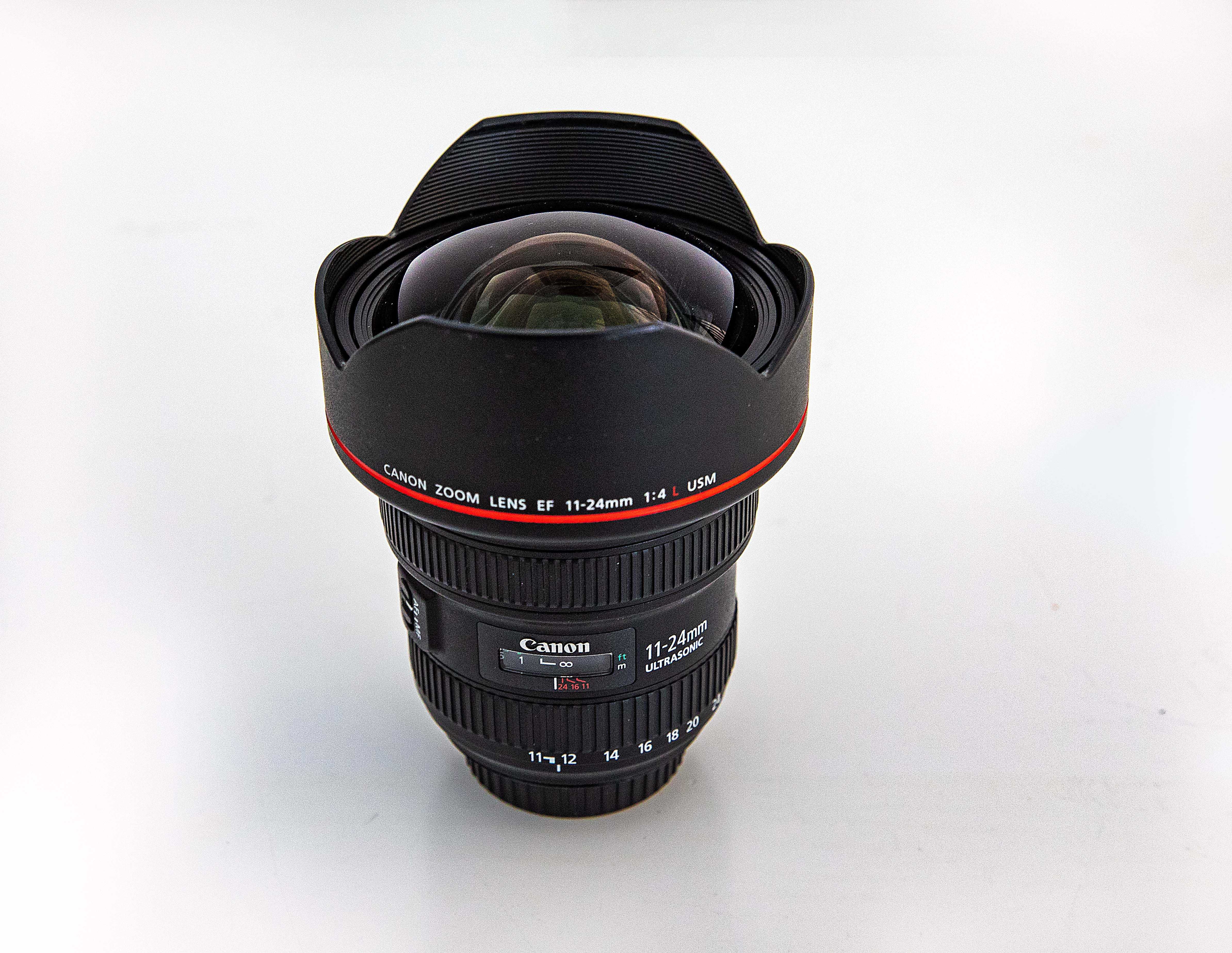 Obiectiv Canon 11-24mm