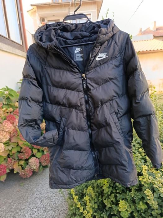 Продавам яке на nike!