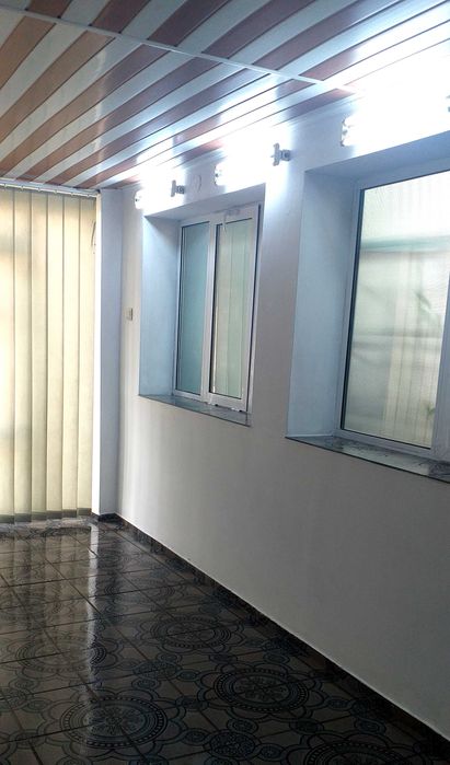 De vanzare vila cu spatii comerciale