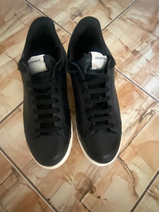Vând pantofi sport originali, marca Emporio Armani