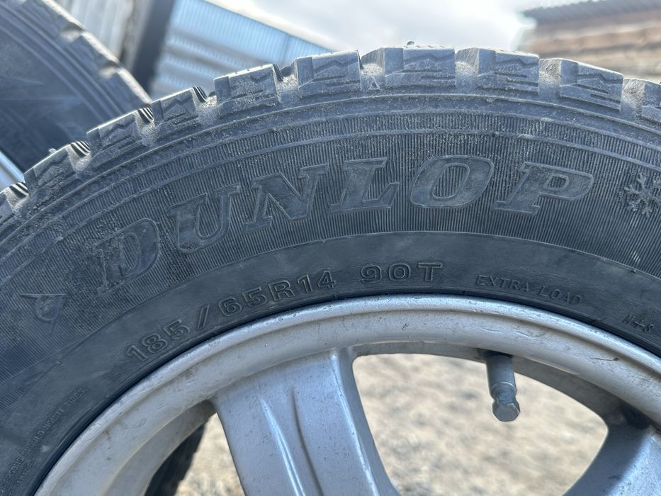 Продам зимние шины Dunlop 185/65/14