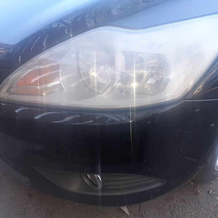 Far  stinga Ford Focus 2008