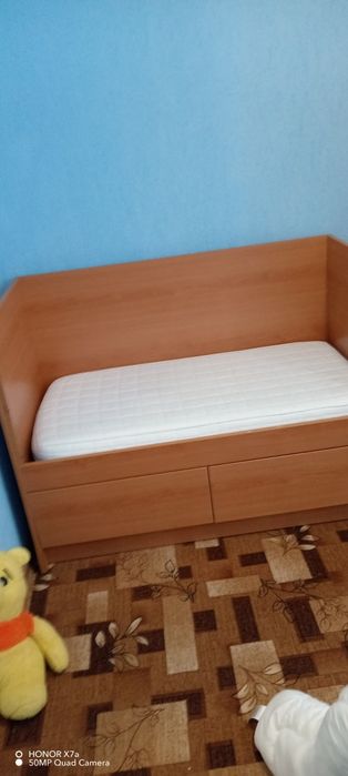 Бебешко легло от масивно дърво