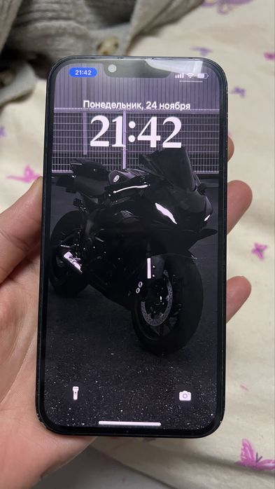 Продается айфон 13