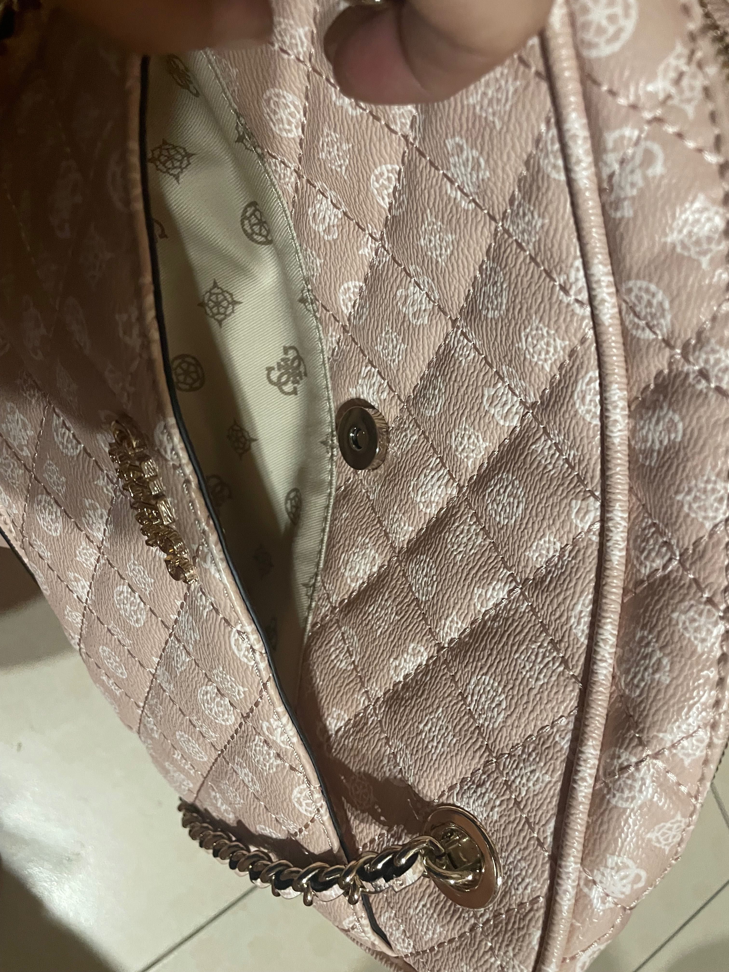 Луксозна чанта GUESS