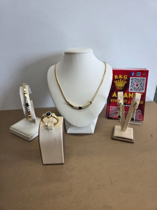Inel din aur 18K cu diamante și safir Amanet BKG