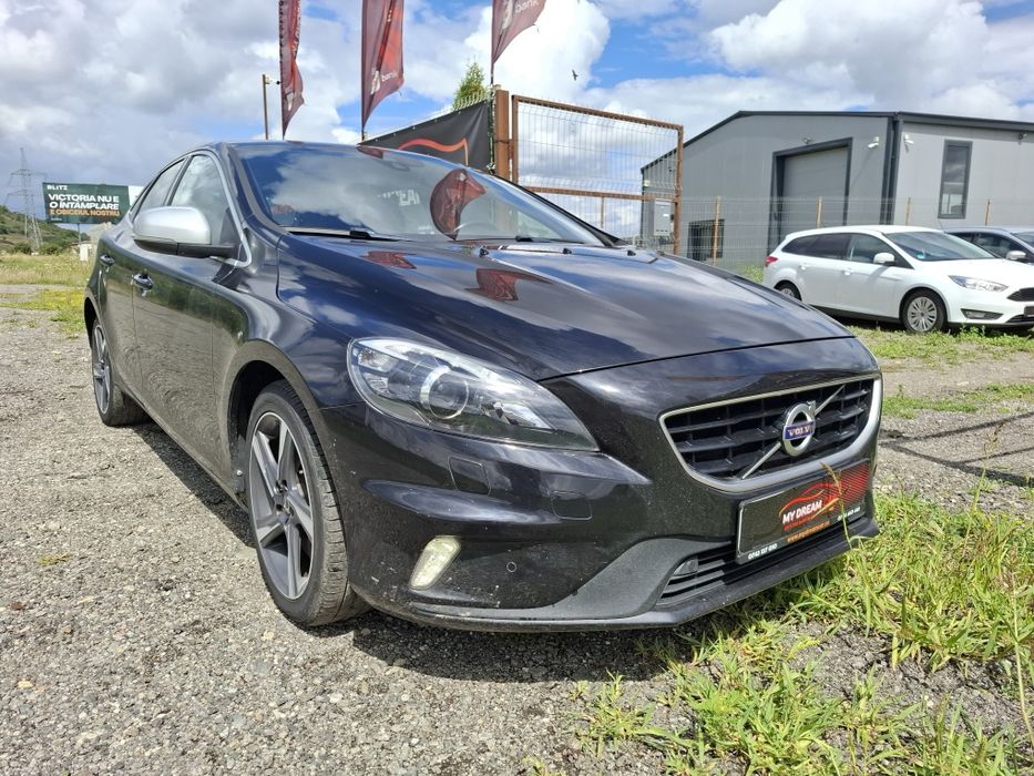 Volvo V40 R Design D3/Virtual Cockpit/Volan incalzit/Credit Auto
