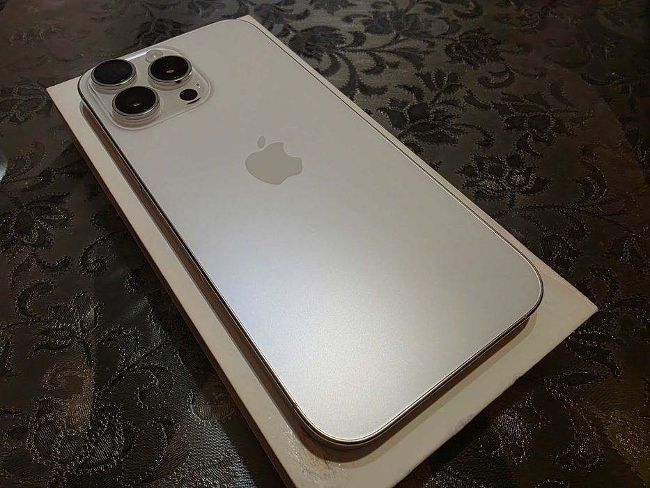 iPhone 16 Pro Max 256GB White