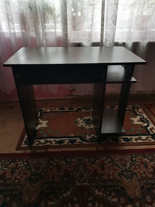 Masă de birou pentru tineret