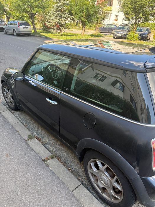 Vând mini cooper pentru detalii in privat