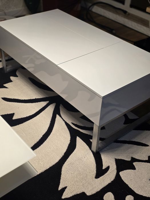 Холна маса бял гланц