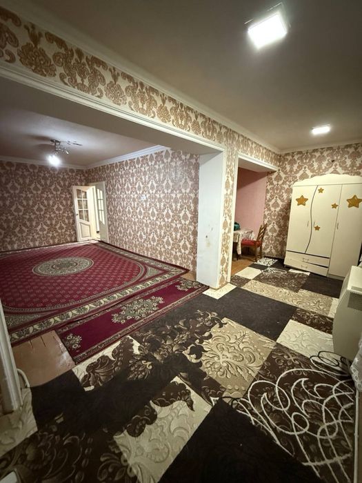 Продается 3 ком. Квартира 77 серия на 1 этаже площадью 76 кв.м.