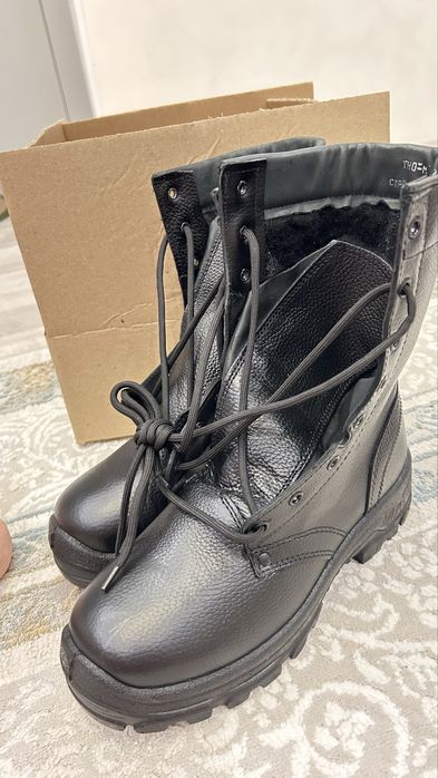 Продам берцы зима