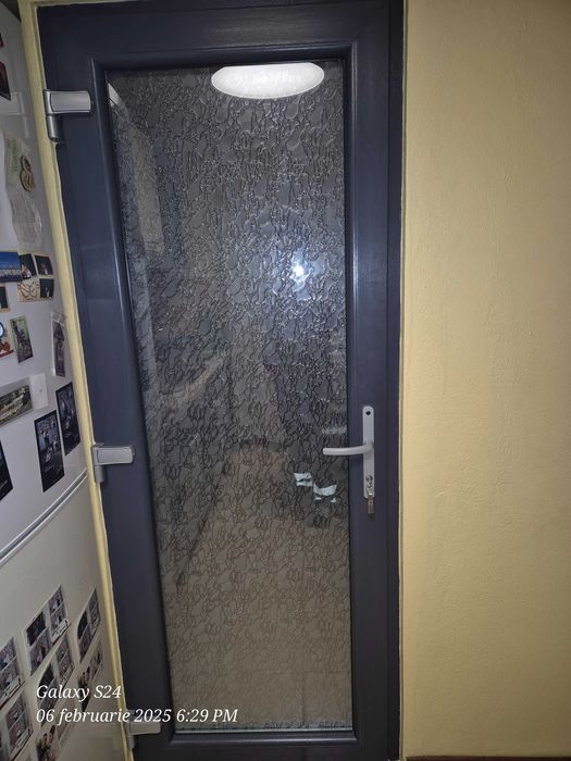 Montam geamuri și uși de interior și exterior