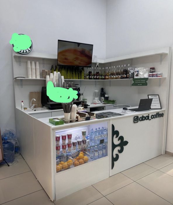 Продам Кофе островок с морозильной камерой!