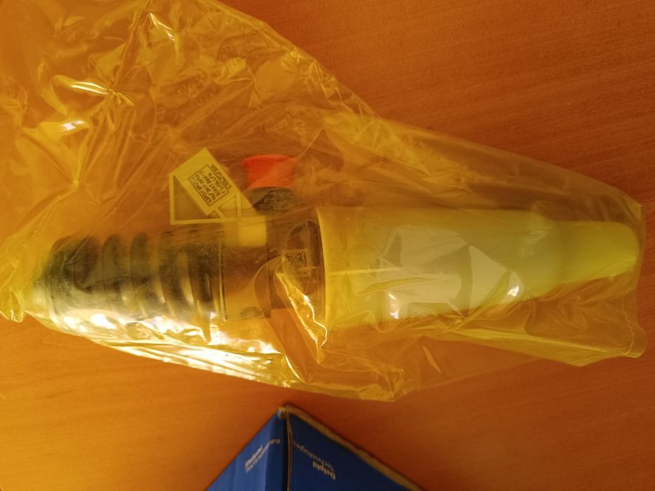 Помпа дюза чисто нова