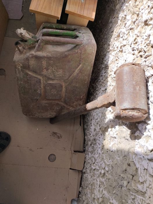 Кувалда. Канистор