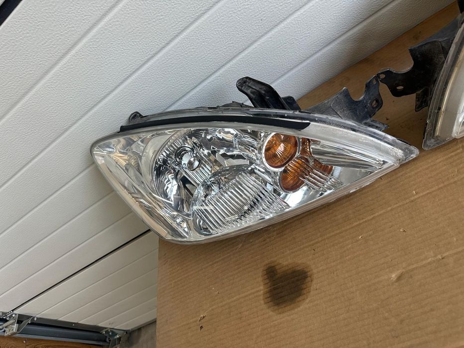 Фарове за Мицубиши лансер 2004-2008г