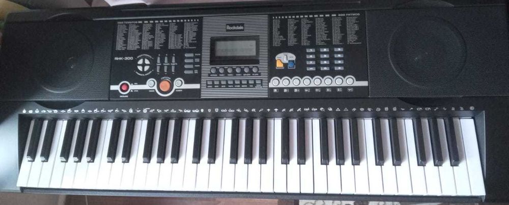 продам  синтезатор, в отличном состоянии находится в Алмате