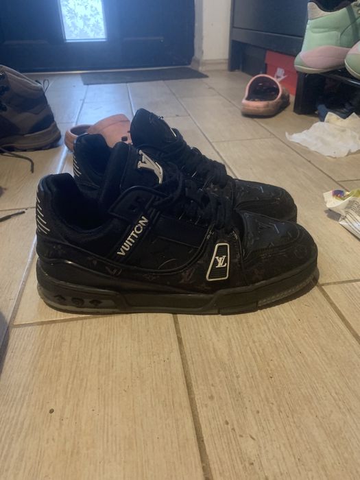 Lv trainers negrii cu albi