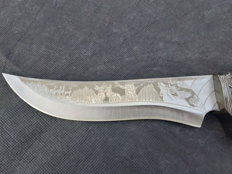 Колекционерски ловен нож с поставка-два модела