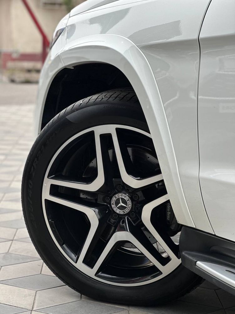 Mercedes-Benz GLS 400 4MATIC