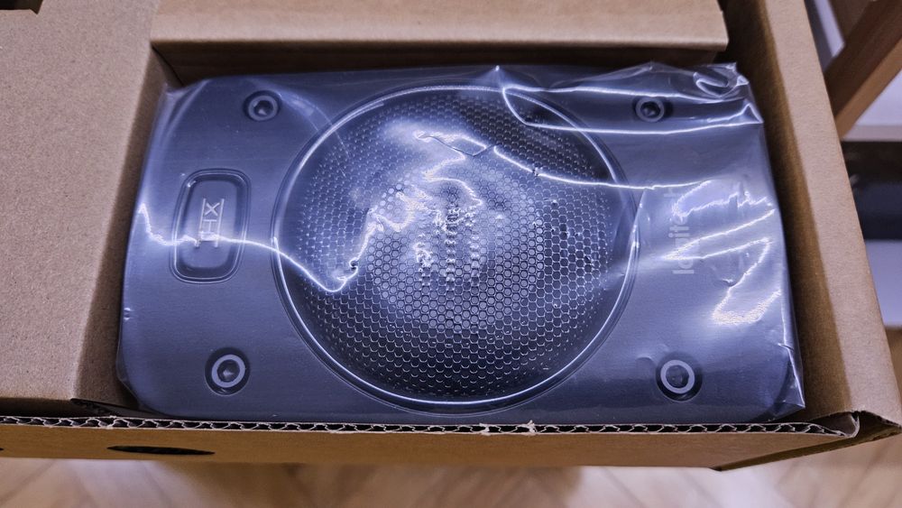 Нови сателитни тонколонки от Logitech Z906