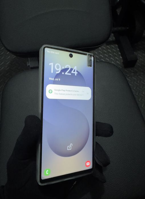 * Смартфон - 6.8-inch HD display, 8GB RAM/256GB ROM * Черен