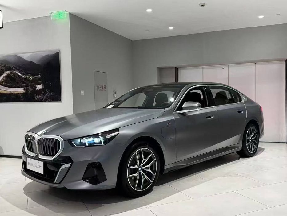 BMW  i5 edrive 35l sport