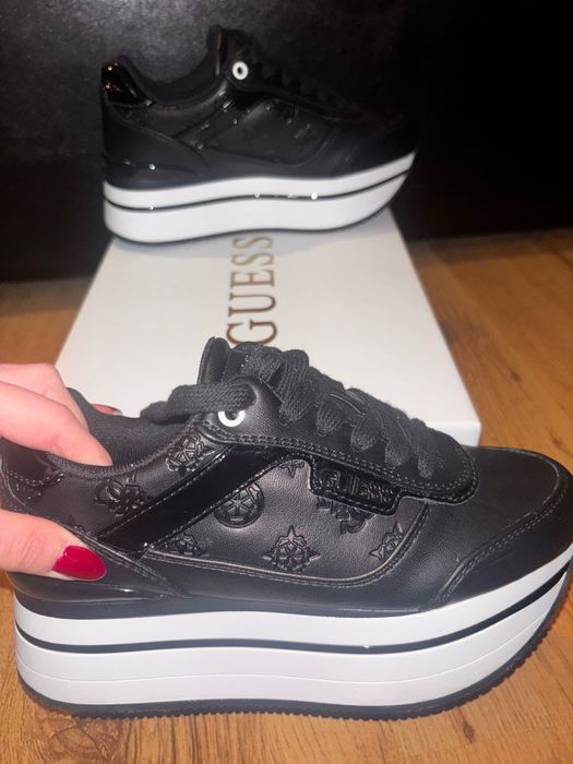 Сникърси Guess 35 дамски