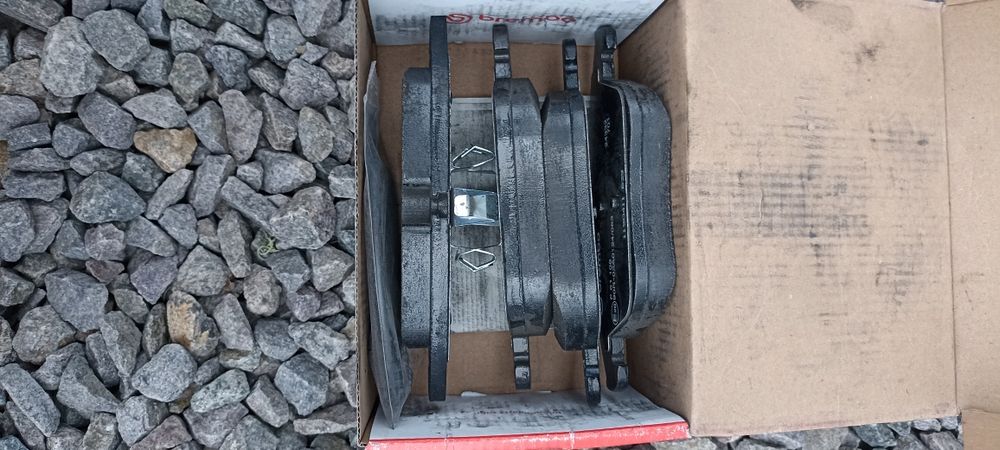 Vând plăcuțe frână Brembo pentru Peugeot/Citroen