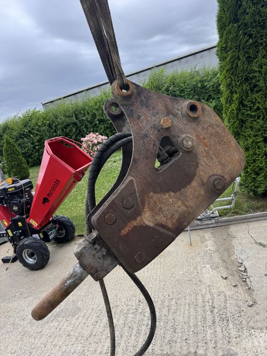 Picon buldoexcavator JCB aprox 300kg