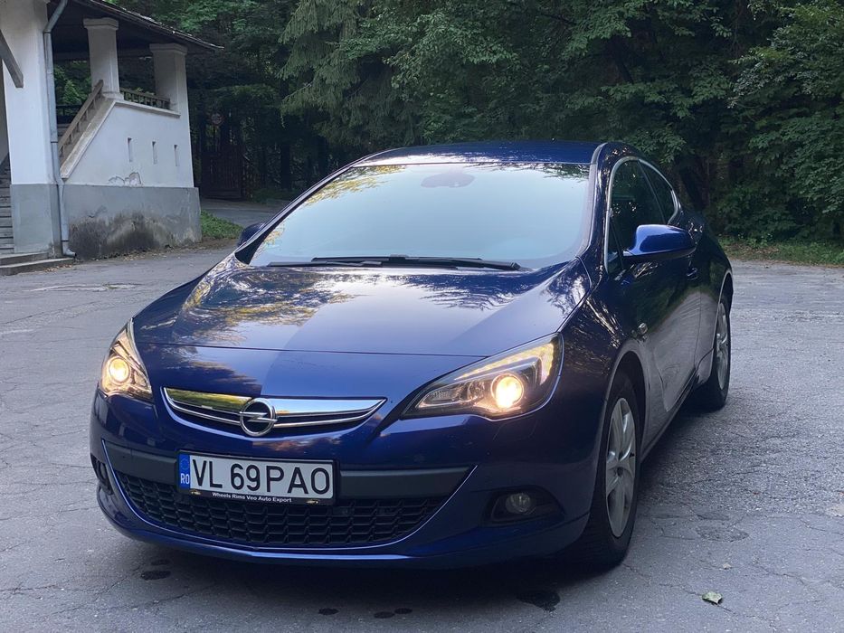 Vând Opel Astra J GTC 2014