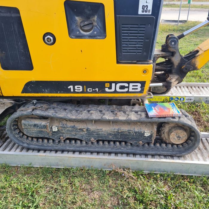 Vând miniexcavator   JCB 19C1