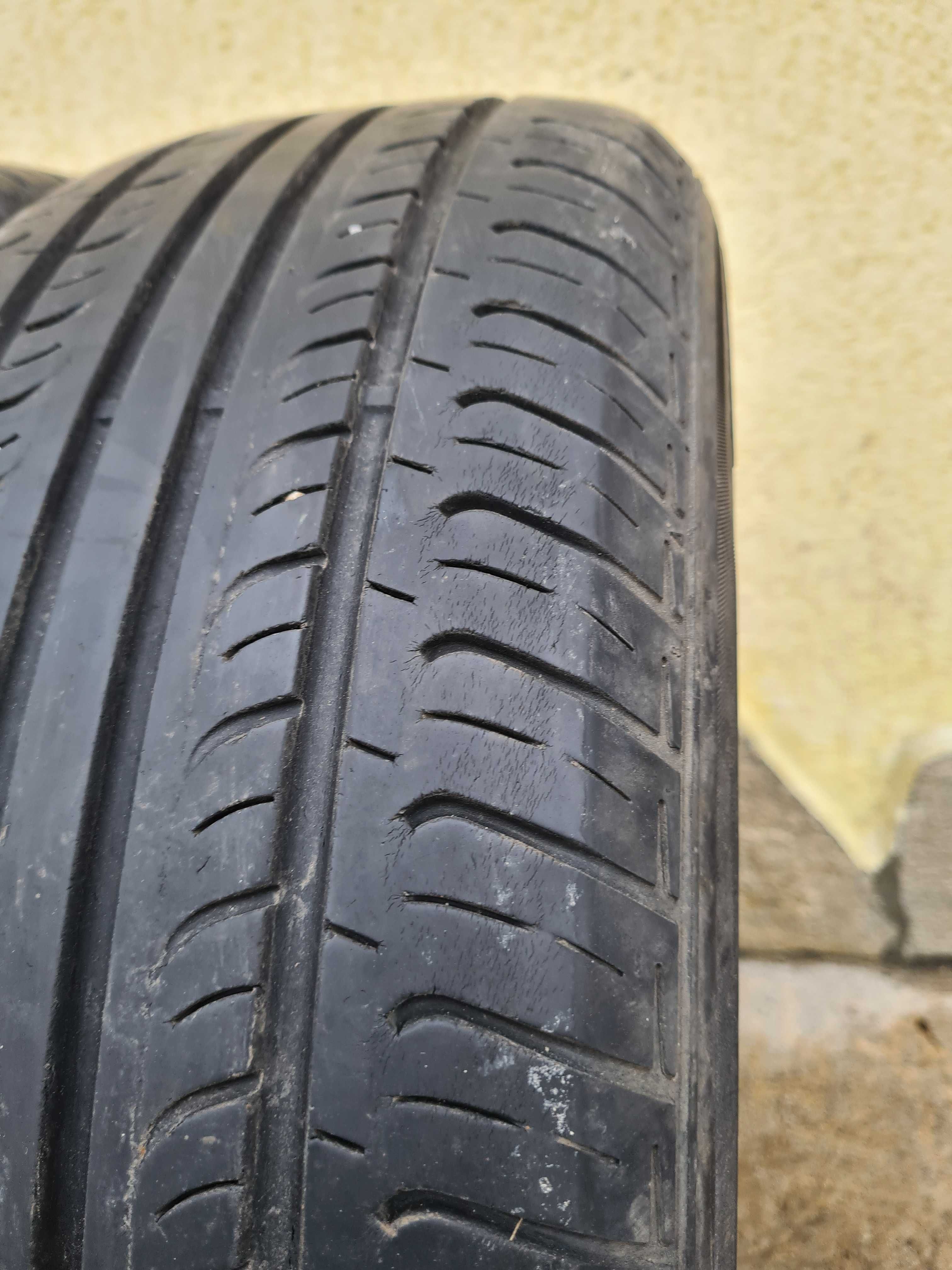 2 бр. летни гуми 225/60/17 Hankook 5,5 mm DOT 2312