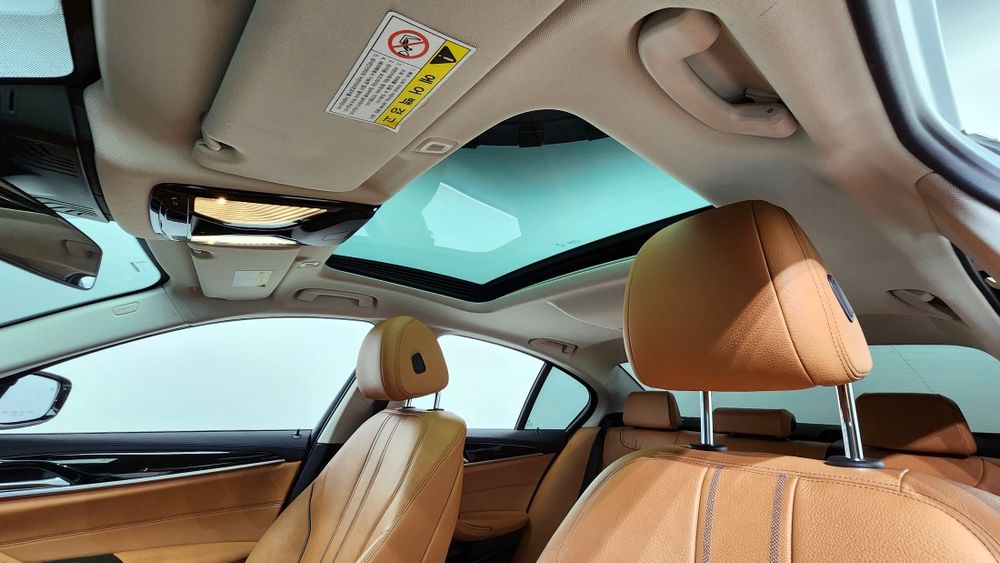 BMW 5-Series 520i Luxury