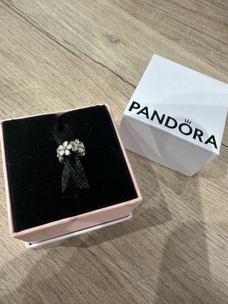 Гривна Pandora