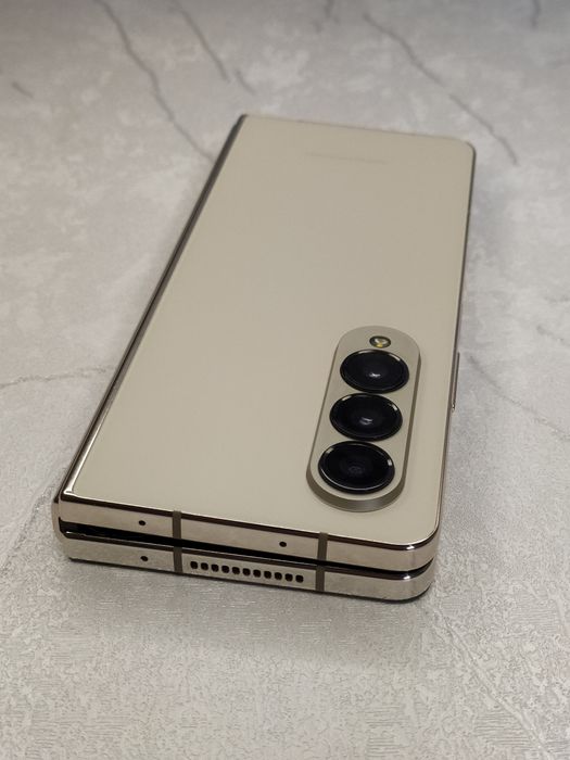 Samsung Galaxy Z Fold4