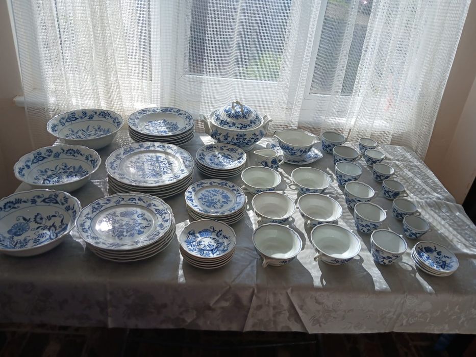 Сервиз на известната марка блуе данубе