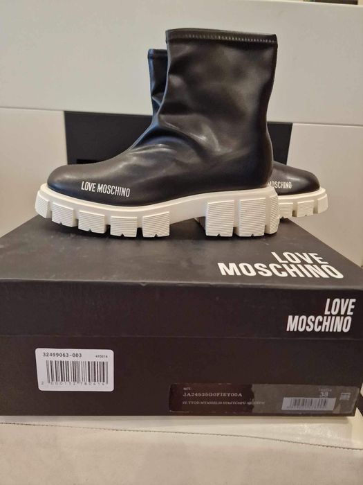 Love Moschino,боти 37,38 номер