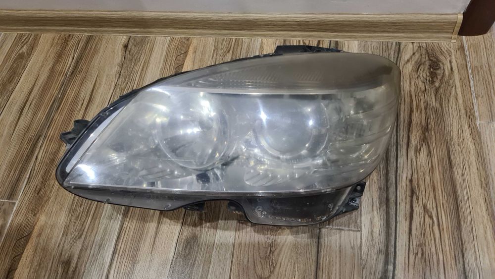 Фарове от Мерцедес C-Class W204