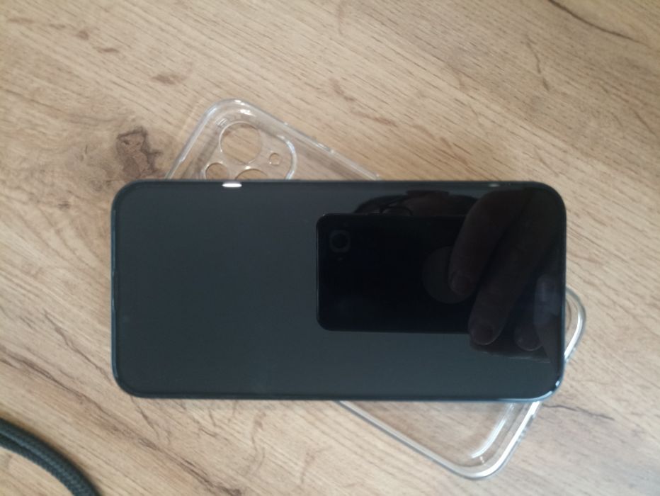 Продавам IPhone 13 128GB