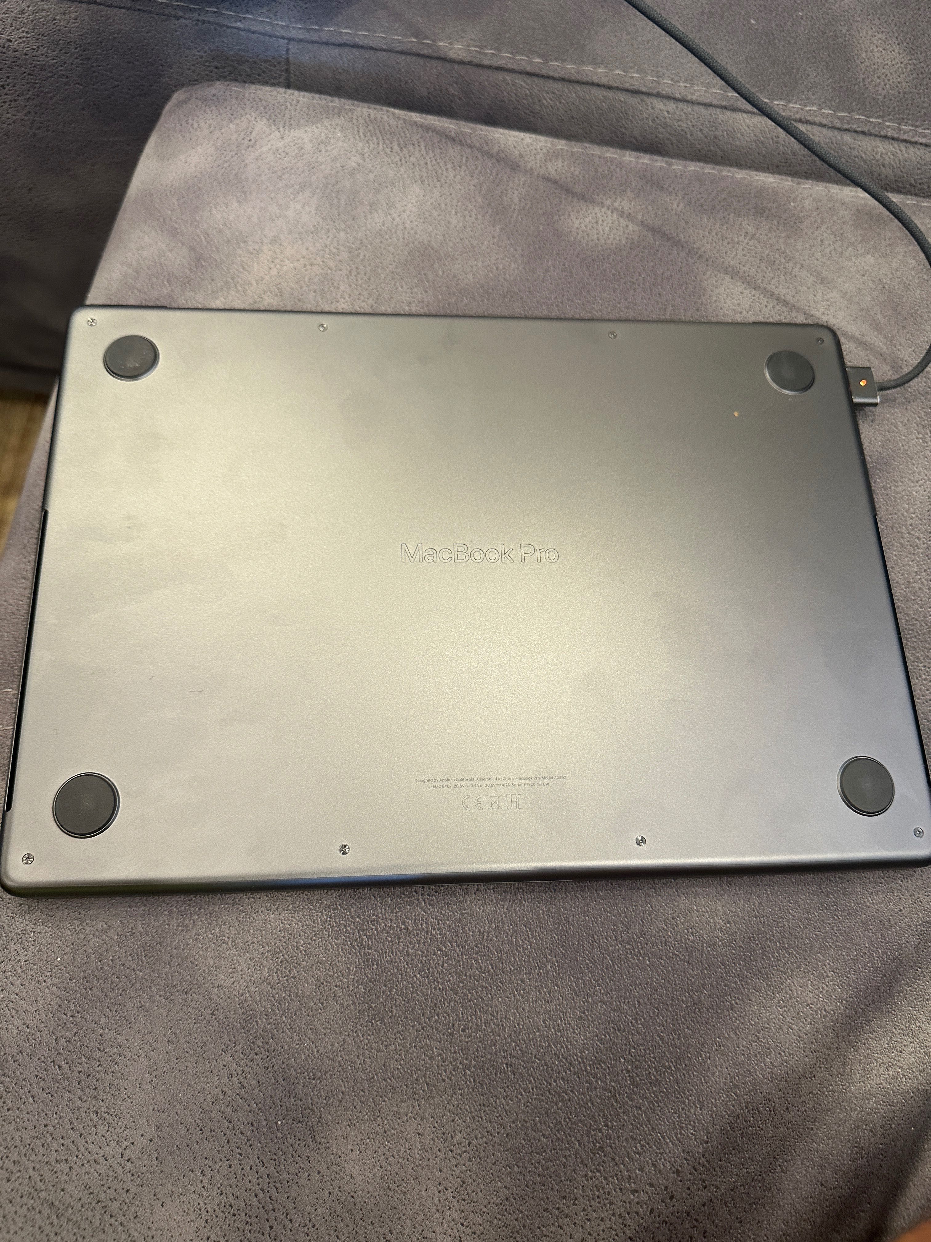 MacBook Pro 14" M3 Pro – 18GB RAM / 1TB SSD – Чисто нов