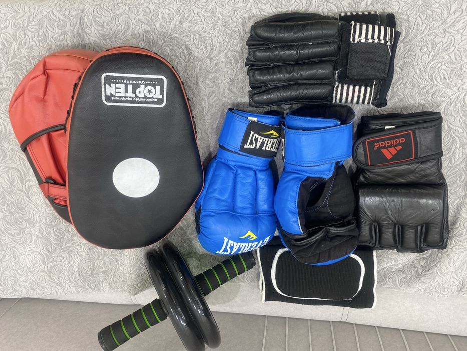 Перчатки разные на 10-15лет