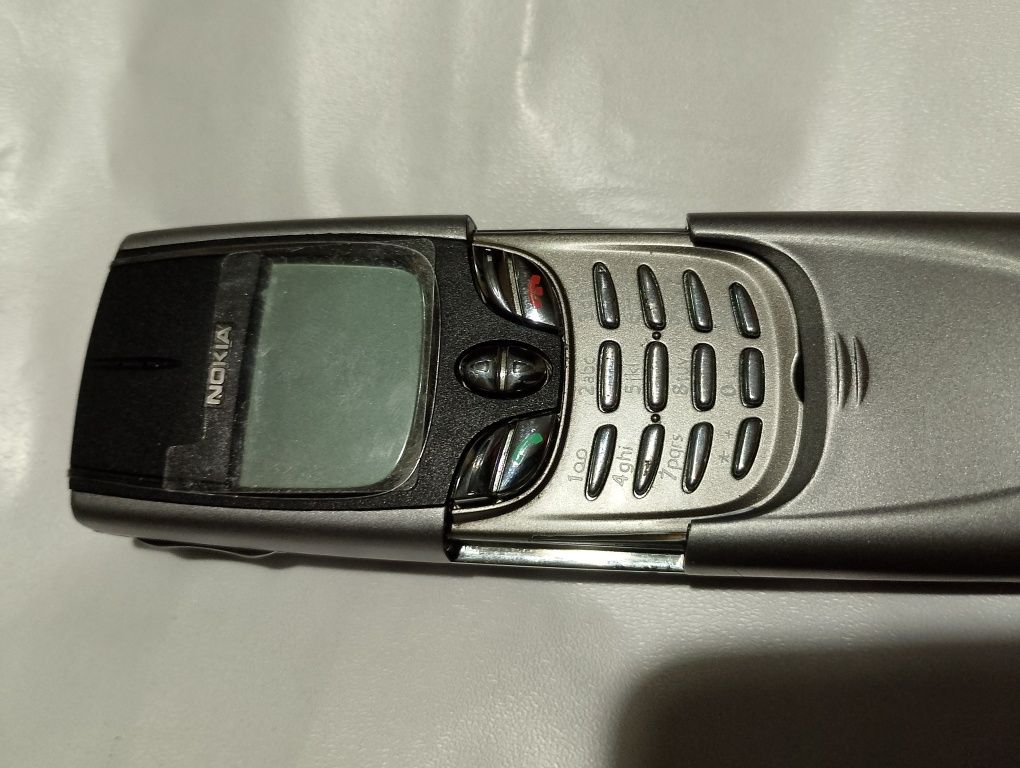 Nokia 8850-3налични  броики
