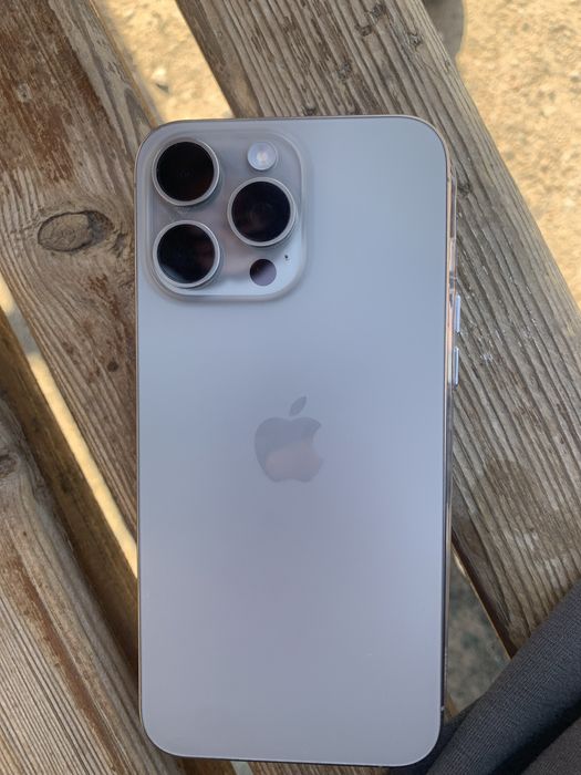 Продам Айфон 15 про макс